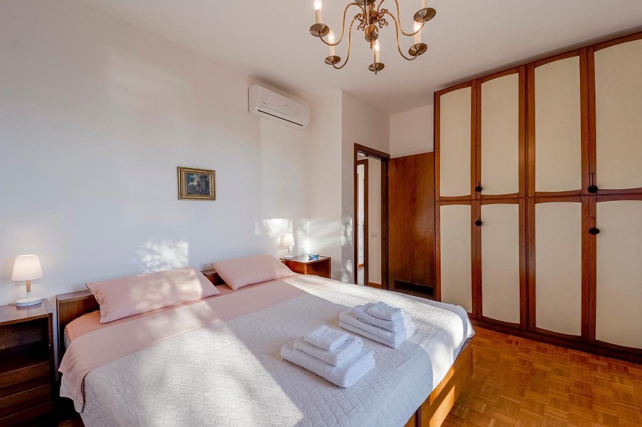 Portosole Attic - With Terrace And Private Parking Apartman San Remo Kültér fotó