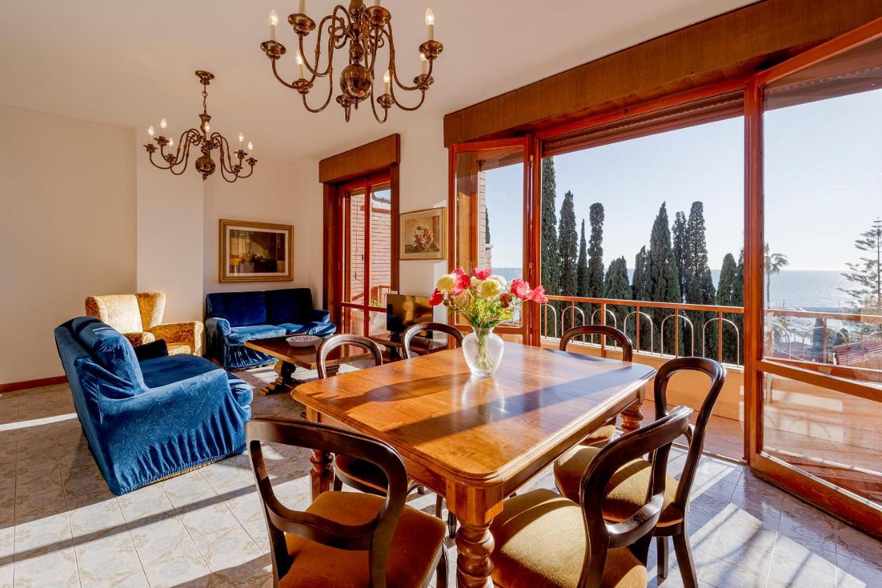 Portosole Attic - With Terrace And Private Parking Apartman San Remo Kültér fotó