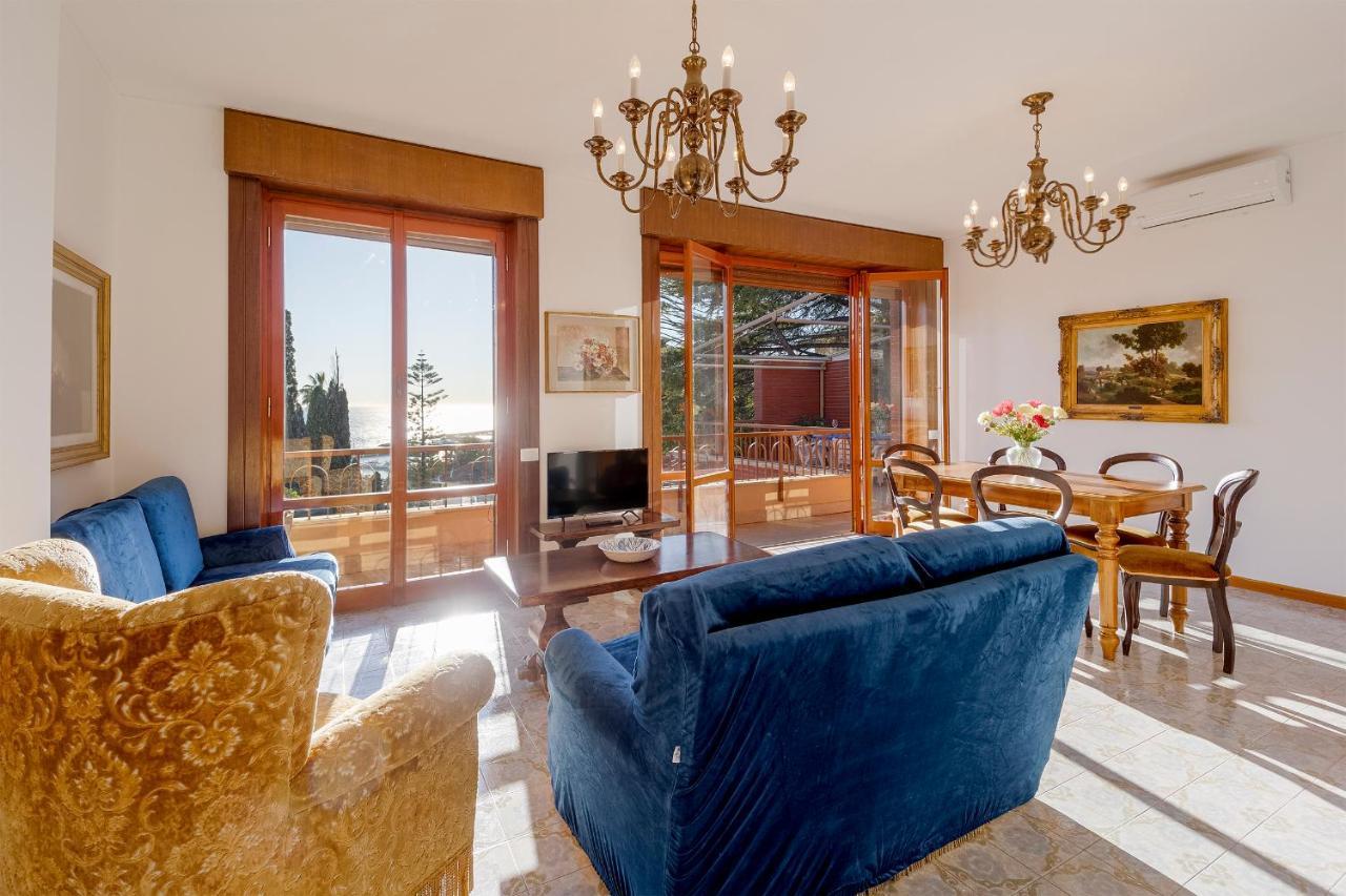 Portosole Attic - With Terrace And Private Parking Apartman San Remo Kültér fotó