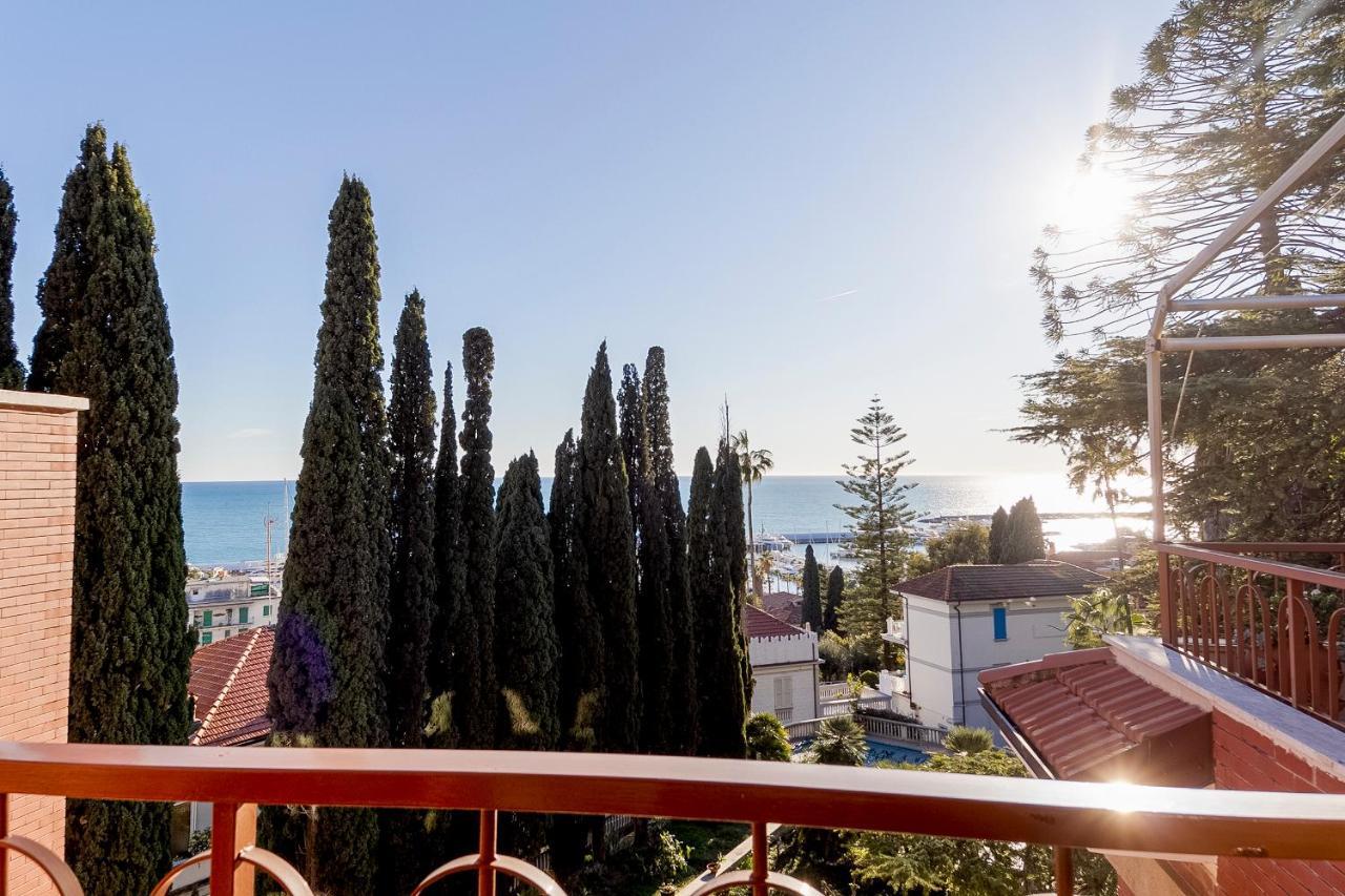 Portosole Attic - With Terrace And Private Parking Apartman San Remo Kültér fotó