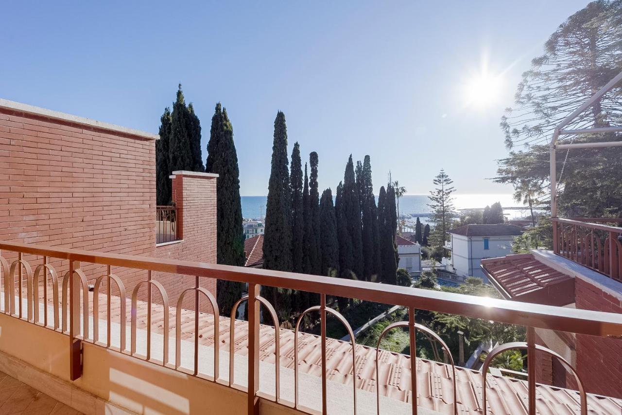 Portosole Attic - With Terrace And Private Parking Apartman San Remo Kültér fotó