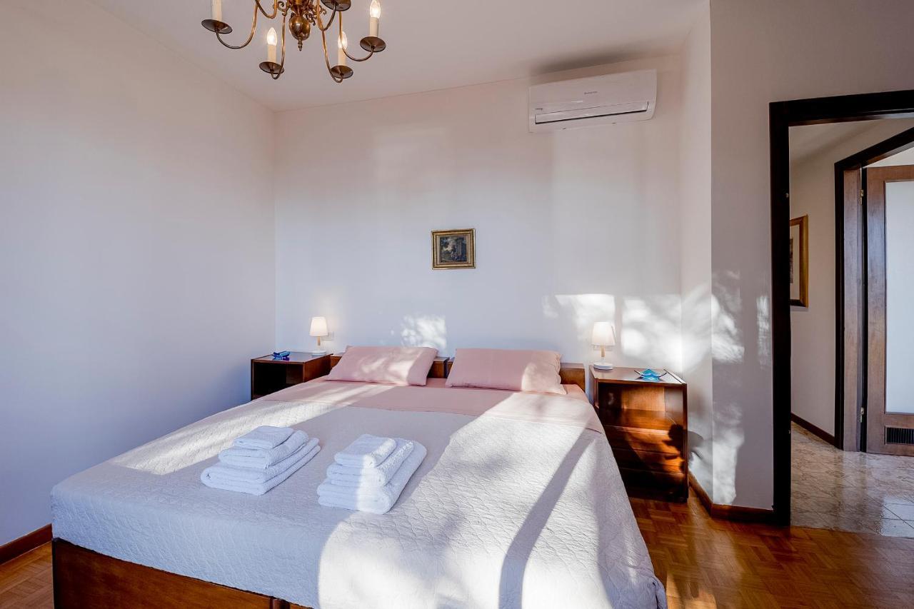 Portosole Attic - With Terrace And Private Parking Apartman San Remo Kültér fotó